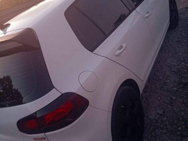 Белый Фольксваген Гольф, объемом двигателя 2.5 л и пробегом 208 тыс. км за 7500 $, фото 1 на Automoto.ua