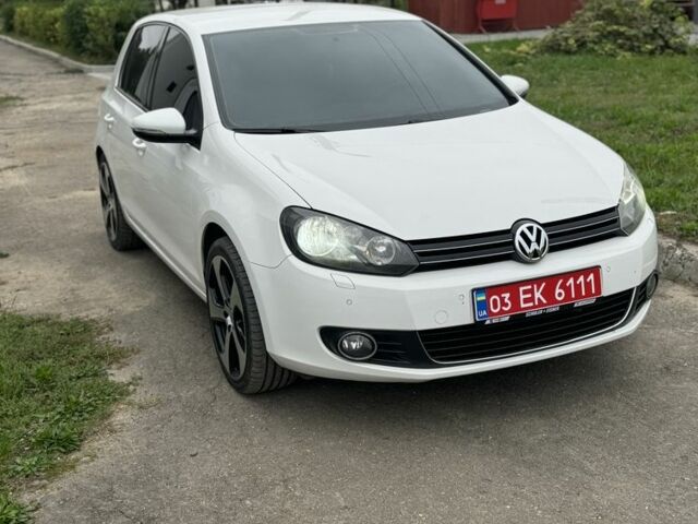 Білий Фольксваген Гольф, об'ємом двигуна 1.8 л та пробігом 250 тис. км за 7800 $, фото 1 на Automoto.ua