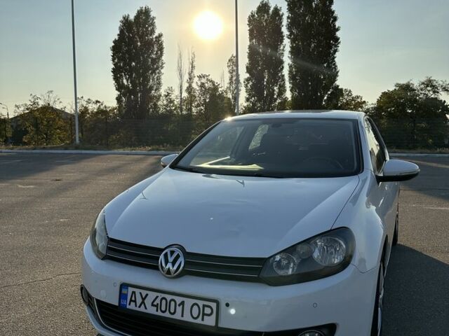 Белый Фольксваген Гольф, объемом двигателя 2 л и пробегом 245 тыс. км за 7800 $, фото 1 на Automoto.ua