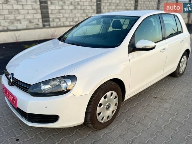 Белый Фольксваген Гольф, объемом двигателя 1.6 л и пробегом 193 тыс. км за 6700 $, фото 1 на Automoto.ua