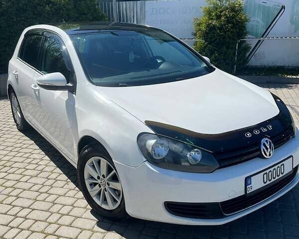Белый Фольксваген Гольф, объемом двигателя 1.6 л и пробегом 222 тыс. км за 7400 $, фото 1 на Automoto.ua