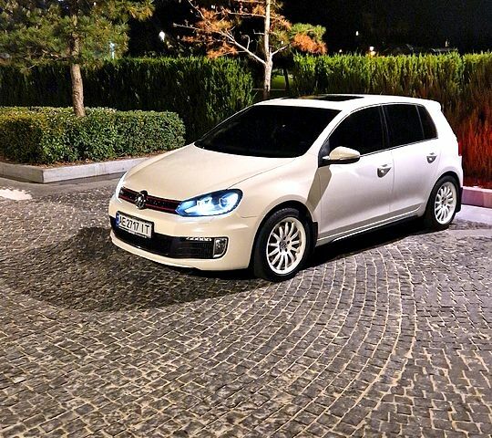 Белый Фольксваген Гольф, объемом двигателя 2 л и пробегом 73 тыс. км за 15200 $, фото 1 на Automoto.ua