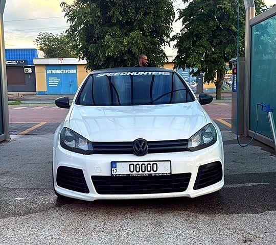 Білий Фольксваген Гольф, об'ємом двигуна 2 л та пробігом 230 тис. км за 13000 $, фото 1 на Automoto.ua