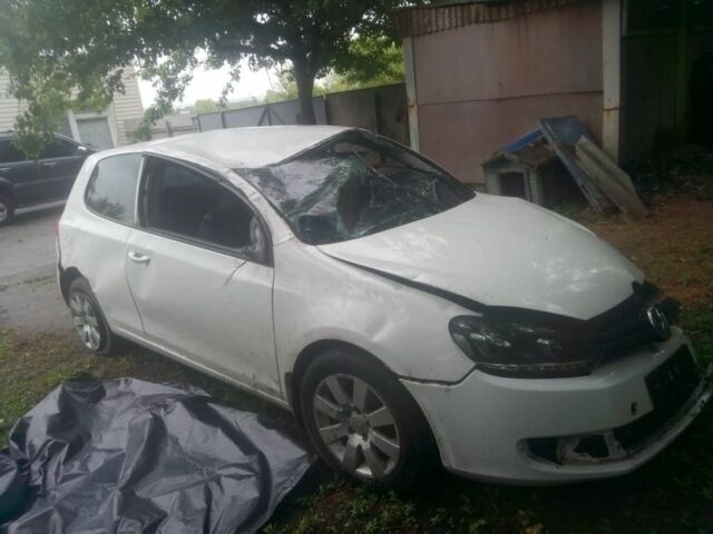 Белый Фольксваген Гольф, объемом двигателя 0 л и пробегом 200 тыс. км за 2650 $, фото 1 на Automoto.ua