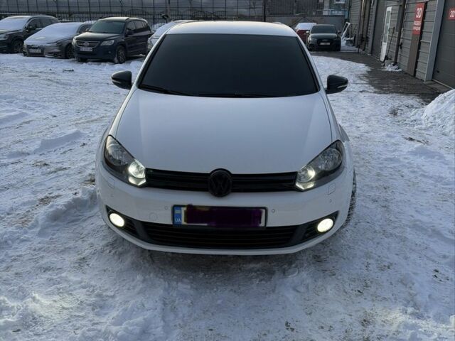 Белый Фольксваген Гольф, объемом двигателя 0 л и пробегом 130 тыс. км за 8200 $, фото 1 на Automoto.ua