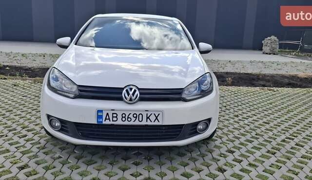 Белый Фольксваген Гольф, объемом двигателя 1.6 л и пробегом 228 тыс. км за 7800 $, фото 1 на Automoto.ua