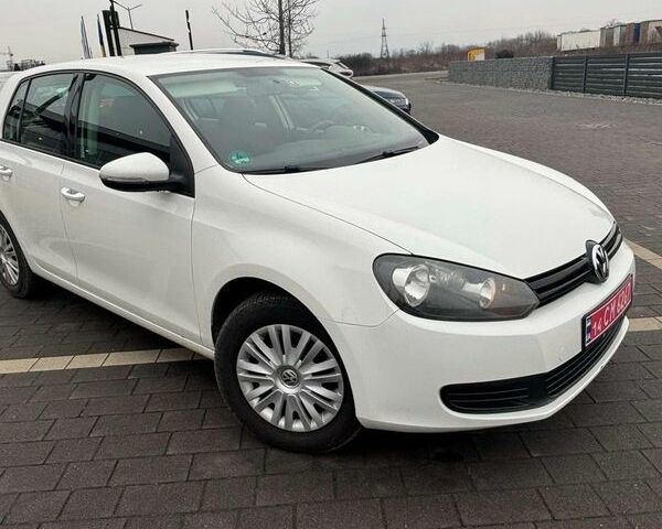 Белый Фольксваген Гольф, объемом двигателя 1.4 л и пробегом 206 тыс. км за 7800 $, фото 1 на Automoto.ua