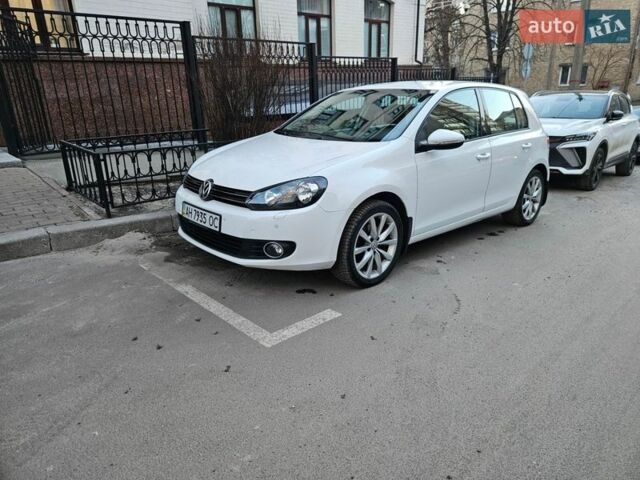 Белый Фольксваген Гольф, объемом двигателя 1.39 л и пробегом 141 тыс. км за 9500 $, фото 1 на Automoto.ua