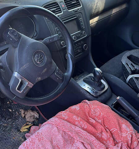 Белый Фольксваген Гольф, объемом двигателя 1.6 л и пробегом 212 тыс. км за 1900 $, фото 1 на Automoto.ua