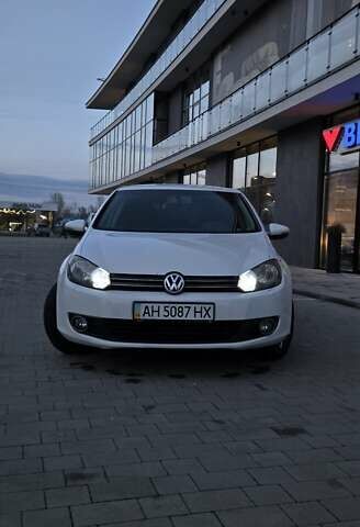 Белый Фольксваген Гольф, объемом двигателя 1.6 л и пробегом 213 тыс. км за 7600 $, фото 1 на Automoto.ua