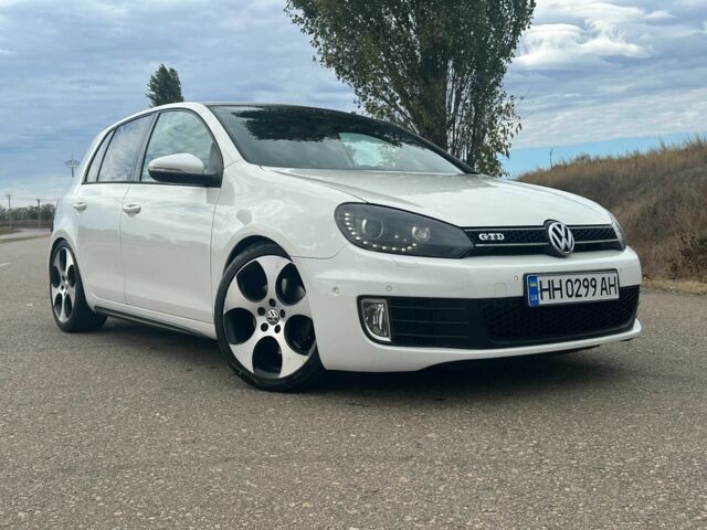 Белый Фольксваген Гольф, объемом двигателя 2 л и пробегом 152 тыс. км за 11800 $, фото 1 на Automoto.ua