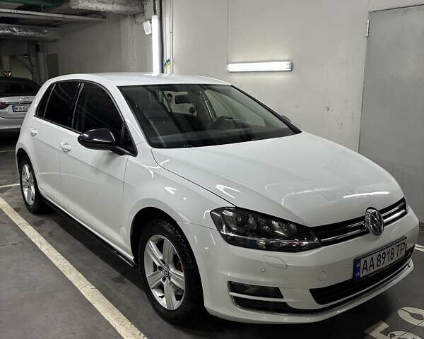 Фольксваген Гольф 2013 в Киеве на Automoto.ua Белый Фольксваген Гольф, объемом двигателя 1.97 л и пробегом 143 тыс. км за 14200 $, фото 1 на Automoto.ua