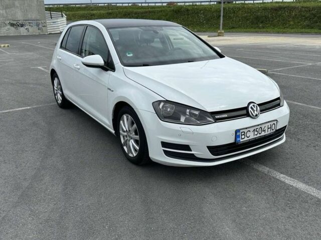 Белый Фольксваген Гольф, объемом двигателя 1.6 л и пробегом 280 тыс. км за 9000 $, фото 1 на Automoto.ua