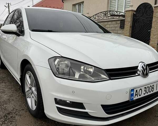 Белый Фольксваген Гольф, объемом двигателя 1.6 л и пробегом 281 тыс. км за 10200 $, фото 1 на Automoto.ua