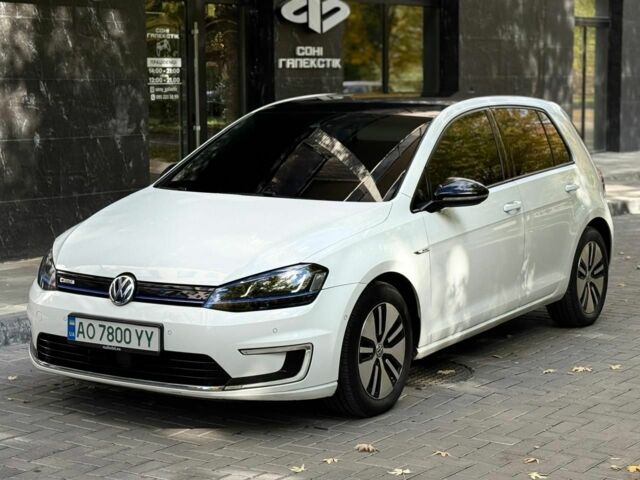 Белый Фольксваген Гольф, объемом двигателя 0 л и пробегом 169 тыс. км за 8600 $, фото 1 на Automoto.ua