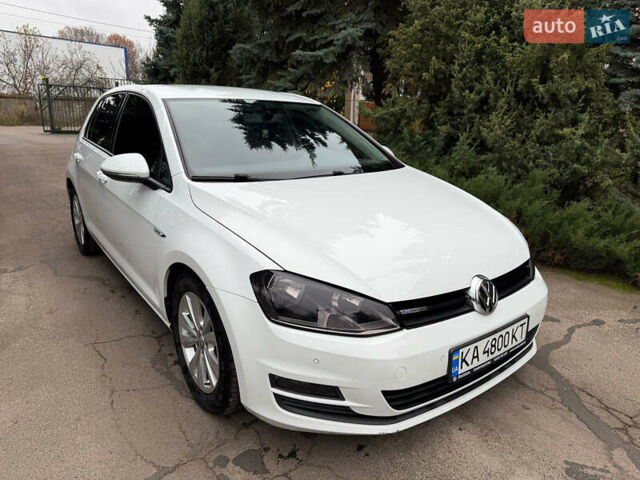 Белый Фольксваген Гольф, объемом двигателя 1.6 л и пробегом 172 тыс. км за 10900 $, фото 1 на Automoto.ua