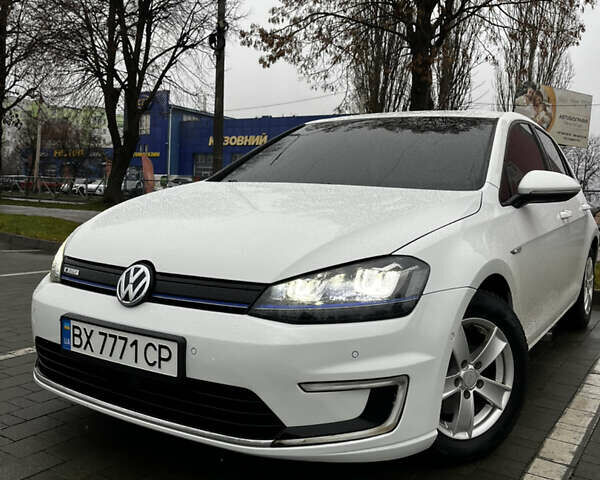 Белый Фольксваген Гольф, объемом двигателя 0 л и пробегом 186 тыс. км за 8100 $, фото 1 на Automoto.ua