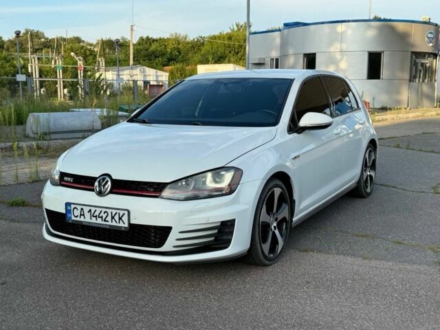 Белый Фольксваген Гольф, объемом двигателя 2 л и пробегом 190 тыс. км за 13000 $, фото 1 на Automoto.ua