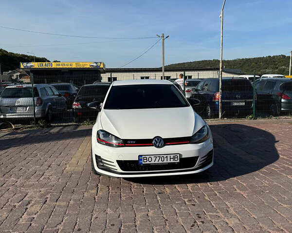 Белый Фольксваген Гольф, объемом двигателя 1.8 л и пробегом 177 тыс. км за 12000 $, фото 1 на Automoto.ua