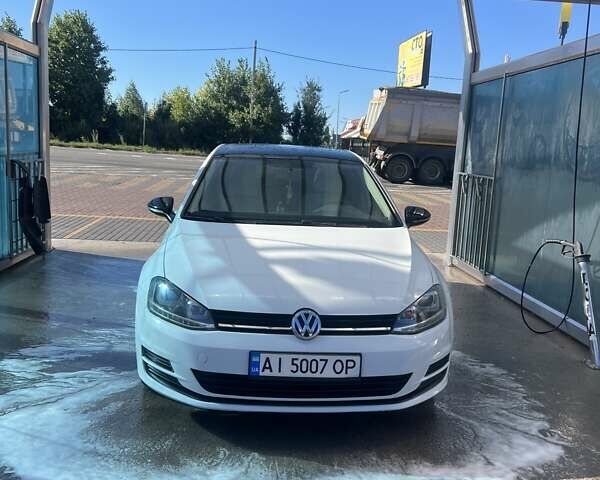Белый Фольксваген Гольф, объемом двигателя 1.8 л и пробегом 212 тыс. км за 12500 $, фото 1 на Automoto.ua
