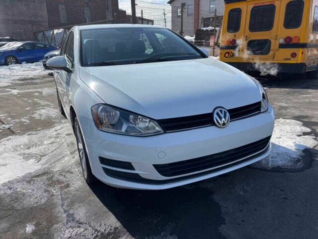 Белый Фольксваген Гольф, объемом двигателя 2 л и пробегом 74 тыс. км за 2200 $, фото 1 на Automoto.ua