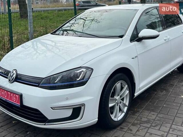 Белый Фольксваген Гольф, объемом двигателя 0 л и пробегом 107 тыс. км за 9999 $, фото 1 на Automoto.ua