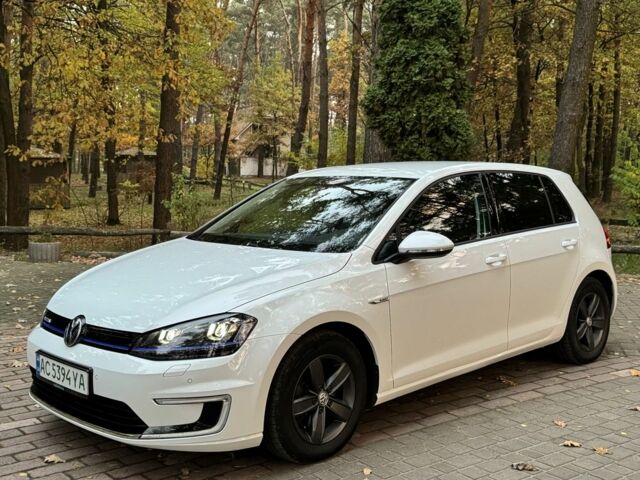 Белый Фольксваген Гольф, объемом двигателя 0 л и пробегом 89 тыс. км за 8450 $, фото 1 на Automoto.ua