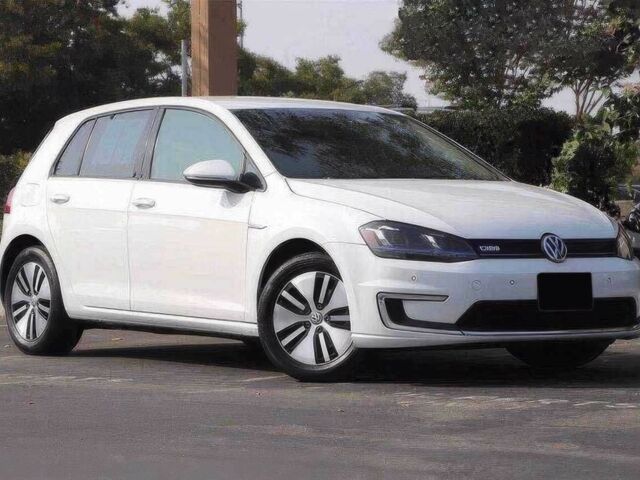 Белый Фольксваген Гольф, объемом двигателя 0 л и пробегом 70 тыс. км за 9200 $, фото 1 на Automoto.ua