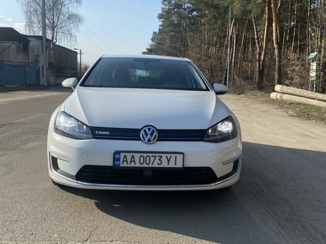 Белый Фольксваген Гольф, объемом двигателя 0 л и пробегом 164 тыс. км за 9200 $, фото 1 на Automoto.ua
