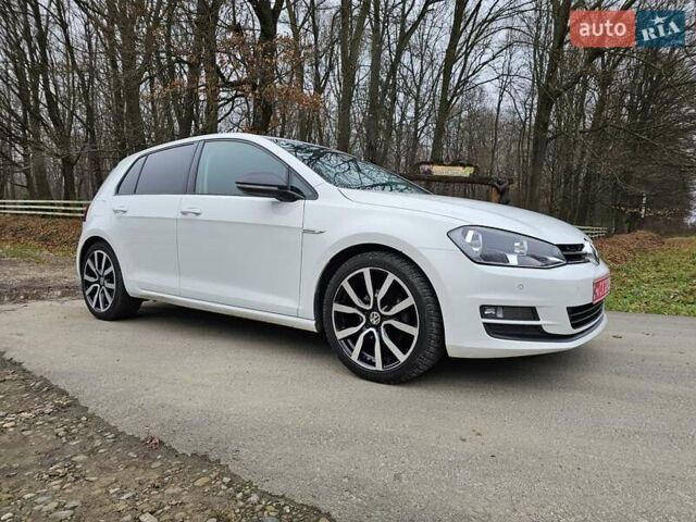 Белый Фольксваген Гольф, объемом двигателя 1.6 л и пробегом 230 тыс. км за 10650 $, фото 1 на Automoto.ua
