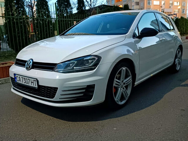 Белый Фольксваген Гольф, объемом двигателя 1.8 л и пробегом 137 тыс. км за 12999 $, фото 1 на Automoto.ua