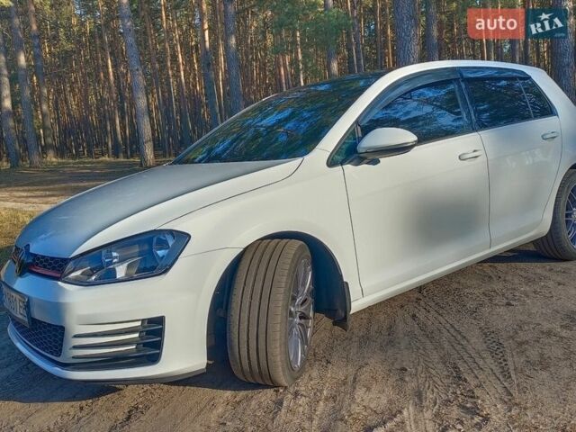Белый Фольксваген Гольф, объемом двигателя 1.8 л и пробегом 122 тыс. км за 12700 $, фото 1 на Automoto.ua