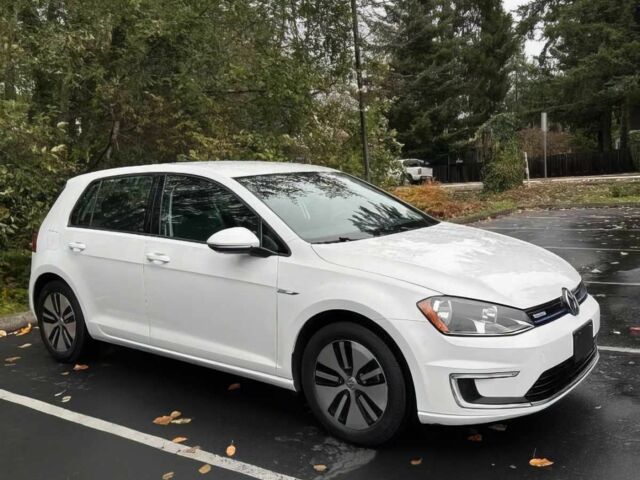 Белый Фольксваген Гольф, объемом двигателя 0 л и пробегом 70 тыс. км за 4500 $, фото 1 на Automoto.ua