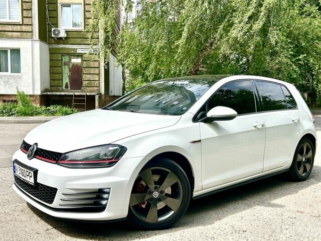 Белый Фольксваген Гольф, объемом двигателя 2 л и пробегом 168 тыс. км за 12999 $, фото 1 на Automoto.ua