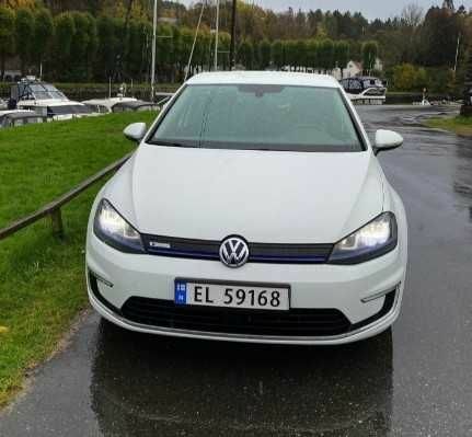 Белый Фольксваген Гольф, объемом двигателя 0 л и пробегом 122 тыс. км за 8200 $, фото 1 на Automoto.ua