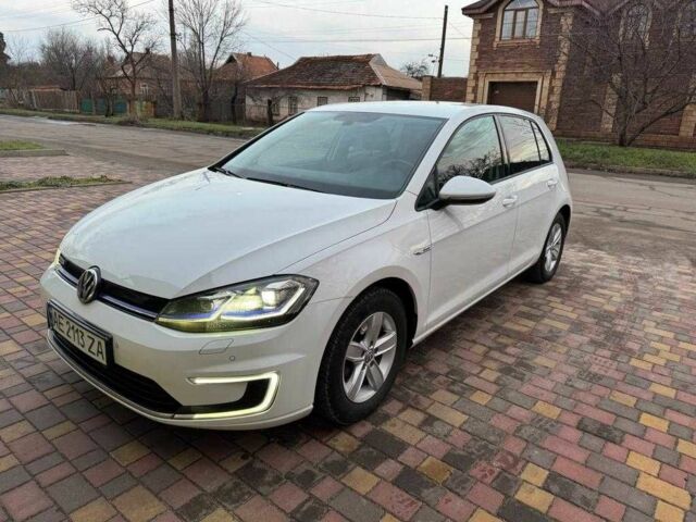 Белый Фольксваген Гольф, объемом двигателя 0 л и пробегом 139 тыс. км за 14000 $, фото 1 на Automoto.ua