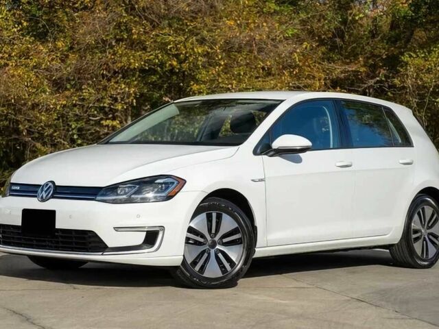 Белый Фольксваген Гольф, объемом двигателя 0 л и пробегом 66 тыс. км за 5500 $, фото 1 на Automoto.ua