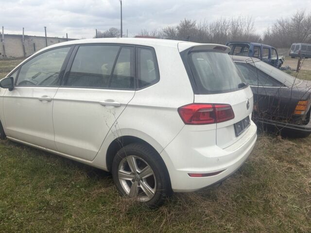 Білий Фольксваген Гольф, об'ємом двигуна 1.6 л та пробігом 270 тис. км за 2000 $, фото 1 на Automoto.ua