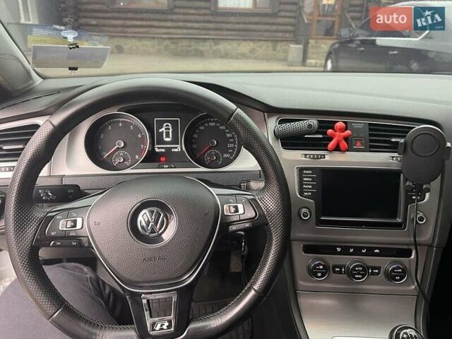 Белый Фольксваген Гольф, объемом двигателя 1.4 л и пробегом 250 тыс. км за 11000 $, фото 1 на Automoto.ua