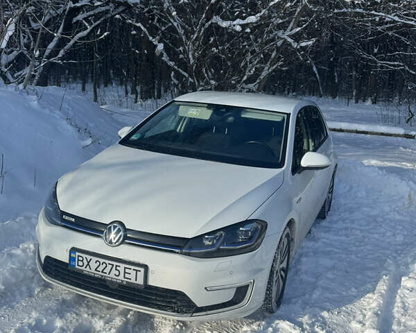 Белый Фольксваген Гольф, объемом двигателя 0 л и пробегом 135 тыс. км за 12999 $, фото 1 на Automoto.ua