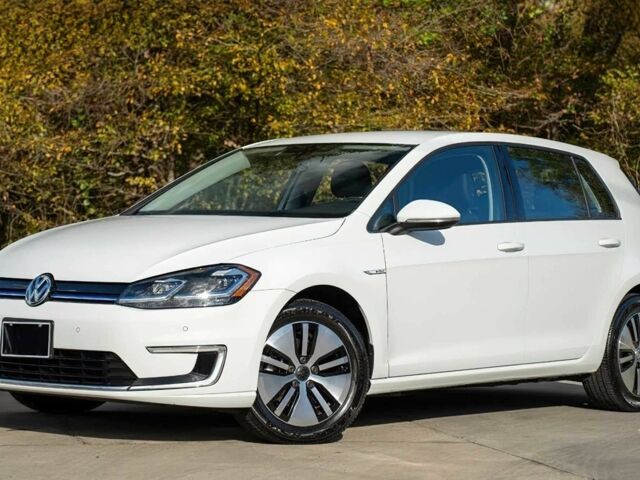 Белый Фольксваген Гольф, объемом двигателя 0 л и пробегом 68 тыс. км за 5200 $, фото 1 на Automoto.ua