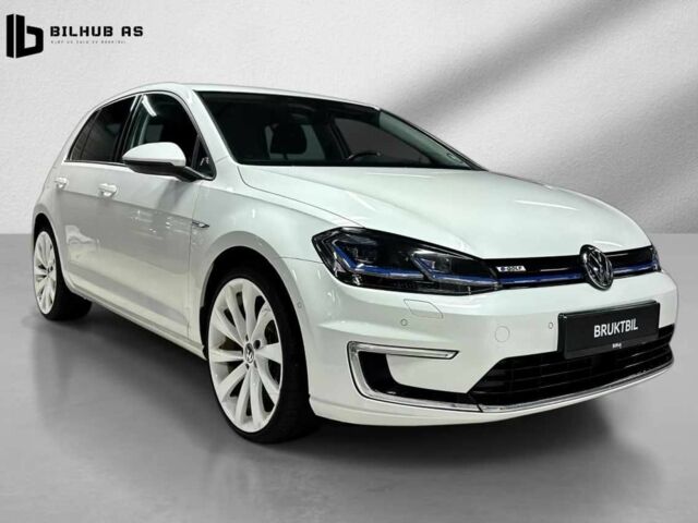 Белый Фольксваген Гольф, объемом двигателя 0 л и пробегом 98 тыс. км за 12800 $, фото 1 на Automoto.ua