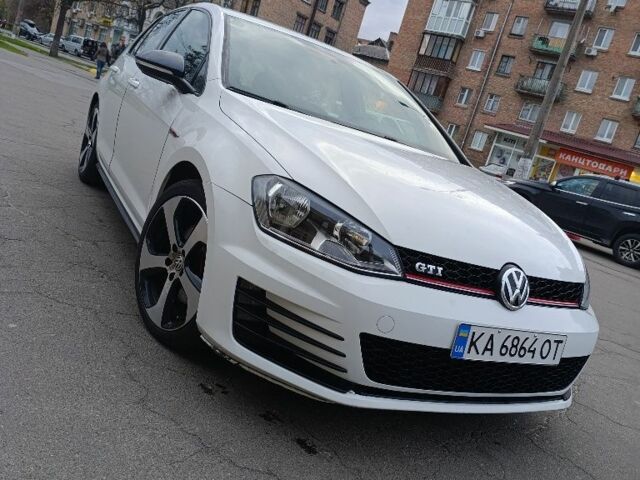 Білий Фольксваген Гольф, об'ємом двигуна 2 л та пробігом 60 тис. км за 16700 $, фото 1 на Automoto.ua