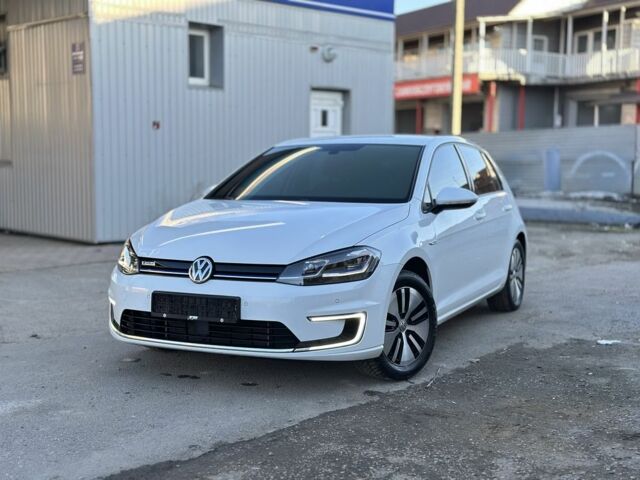 Белый Фольксваген Гольф, объемом двигателя 0 л и пробегом 73 тыс. км за 12500 $, фото 1 на Automoto.ua