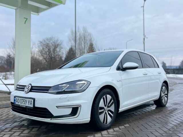 Белый Фольксваген Гольф, объемом двигателя 0 л и пробегом 150 тыс. км за 13000 $, фото 1 на Automoto.ua