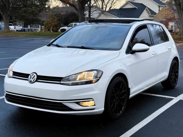 Белый Фольксваген Гольф, объемом двигателя 1.8 л и пробегом 33 тыс. км за 6000 $, фото 1 на Automoto.ua