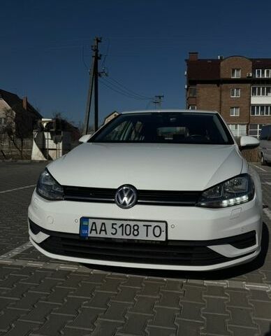 Белый Фольксваген Гольф, объемом двигателя 1.4 л и пробегом 99 тыс. км за 15500 $, фото 1 на Automoto.ua