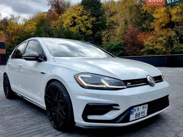 Белый Фольксваген Гольф, объемом двигателя 1.99 л и пробегом 111 тыс. км за 30000 $, фото 1 на Automoto.ua