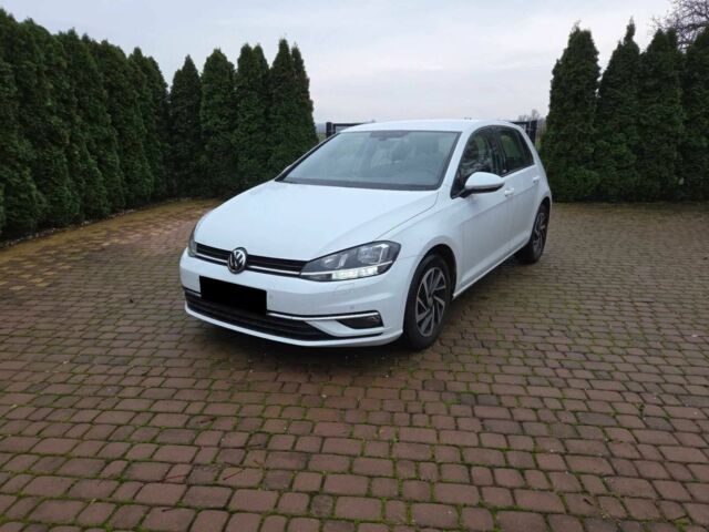 Белый Фольксваген Гольф, объемом двигателя 1.6 л и пробегом 89 тыс. км за 9900 $, фото 1 на Automoto.ua