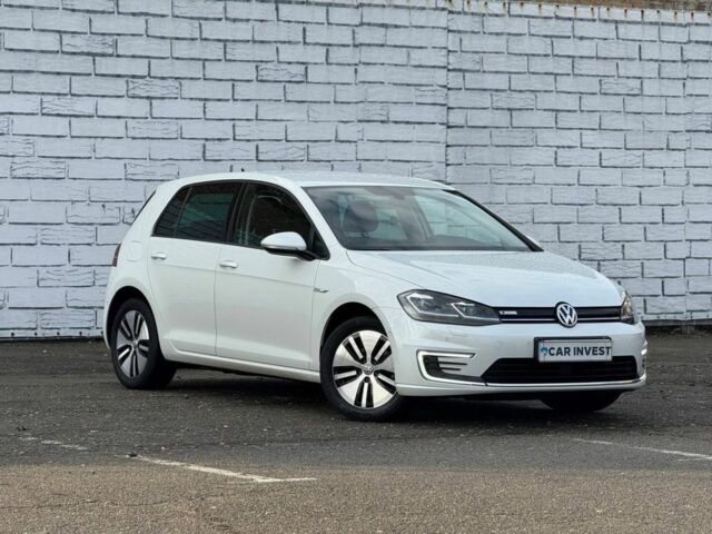 Белый Фольксваген Гольф, объемом двигателя 0 л и пробегом 102 тыс. км за 12200 $, фото 1 на Automoto.ua